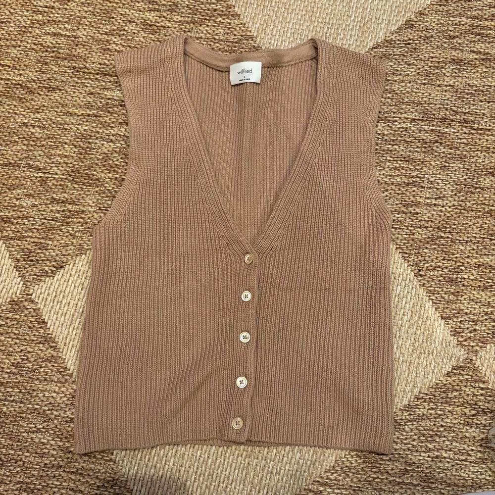 Aritzia Wilfred Tan Sleeveless Button-Up Vest